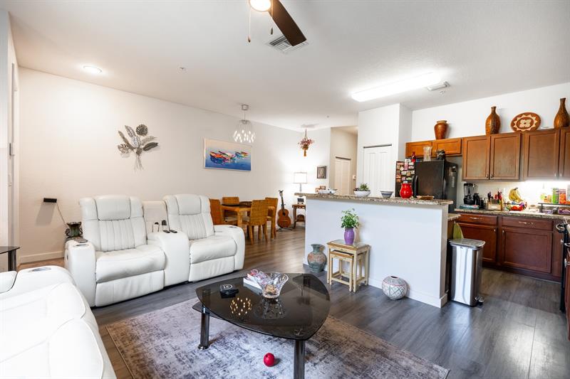 Image 5 of 36 For 250 7th Ct  