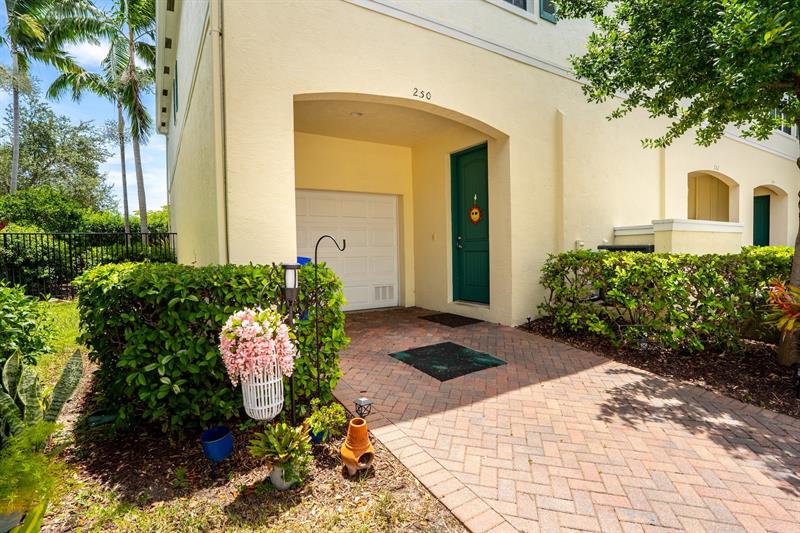 Image 6 of 36 For 250 7th Ct  