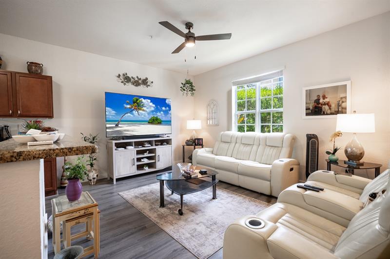 Image 9 of 36 For 250 7th Ct  