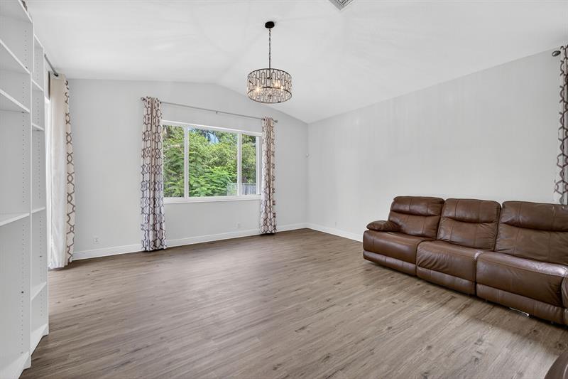 Image 13 of 31 For 5711 125th Ave