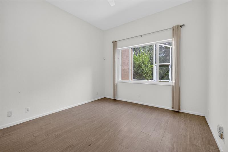 Image 18 of 31 For 5711 125th Ave