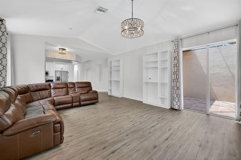 Image 3 of 31 For 5711 125th Ave