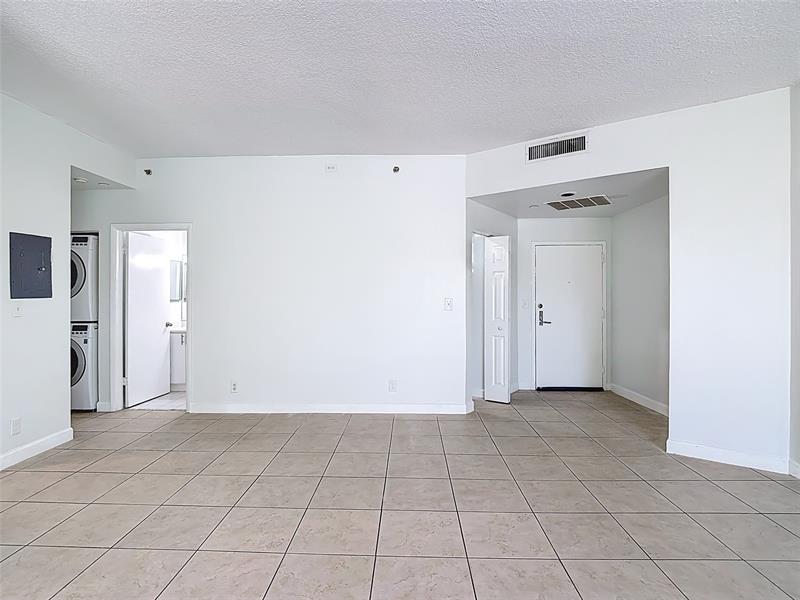 Image 13 of 47 For 3300 192nd St  118