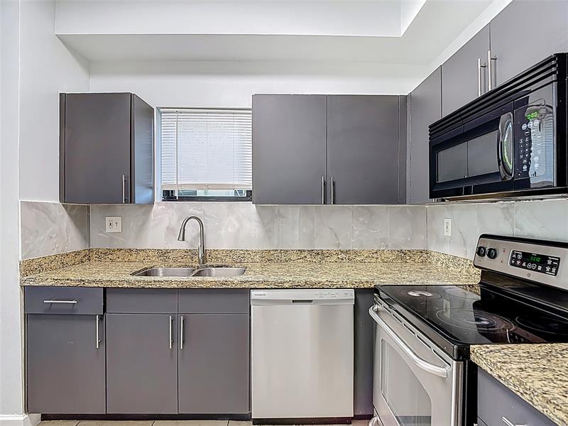 Image 19 of 47 For 3300 192nd St  118