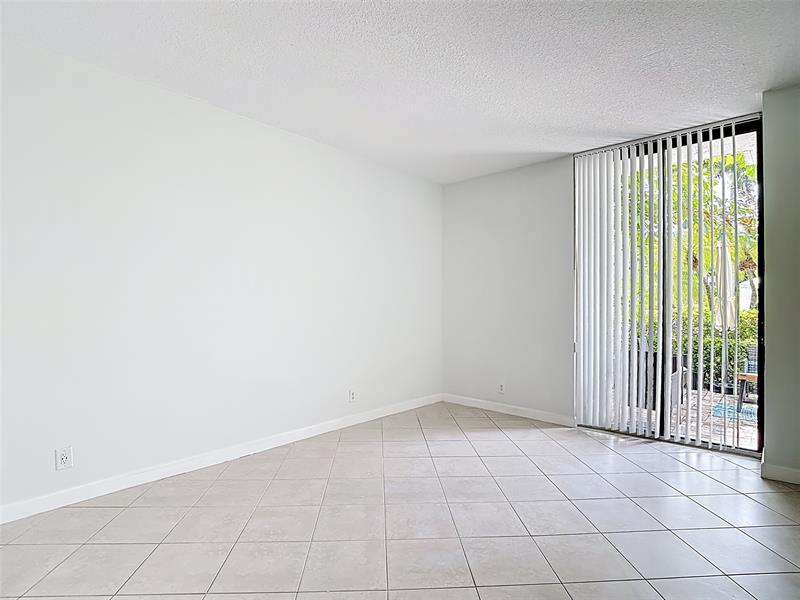 Image 22 of 47 For 3300 192nd St  118