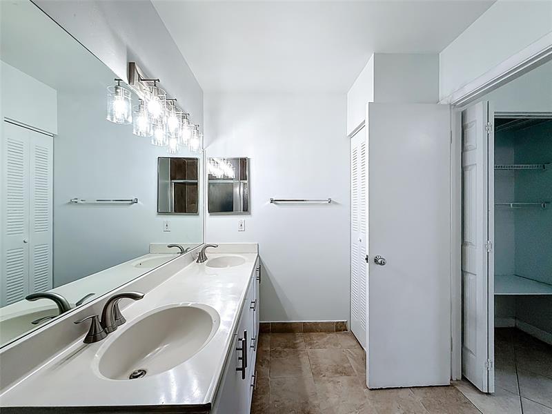 Image 30 of 47 For 3300 192nd St  118