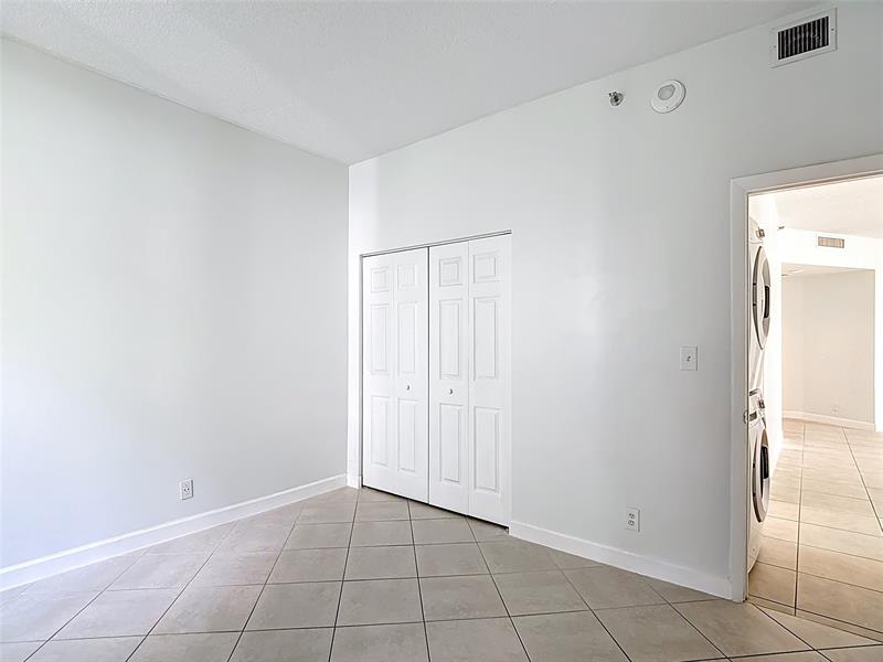 Image 32 of 47 For 3300 192nd St  118