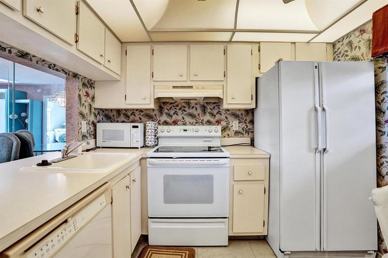 Image 3 of 50 For 9450 Poinciana Pl  310