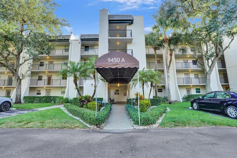 Image 31 of 50 For 9450 Poinciana Pl  310