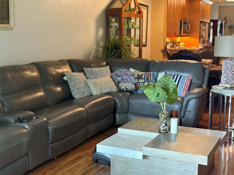 Image 10 of 11 For 7727 Southampton Ter  202