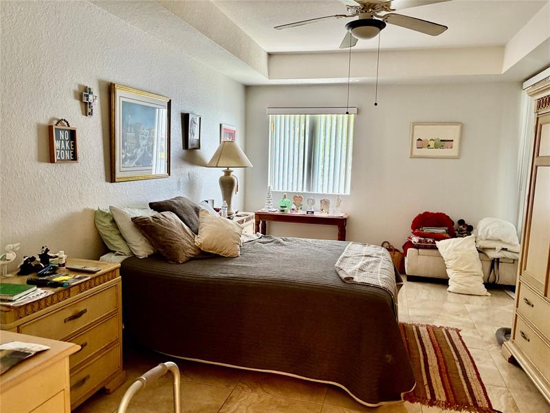 Image 5 of 11 For 7727 Southampton Ter  202