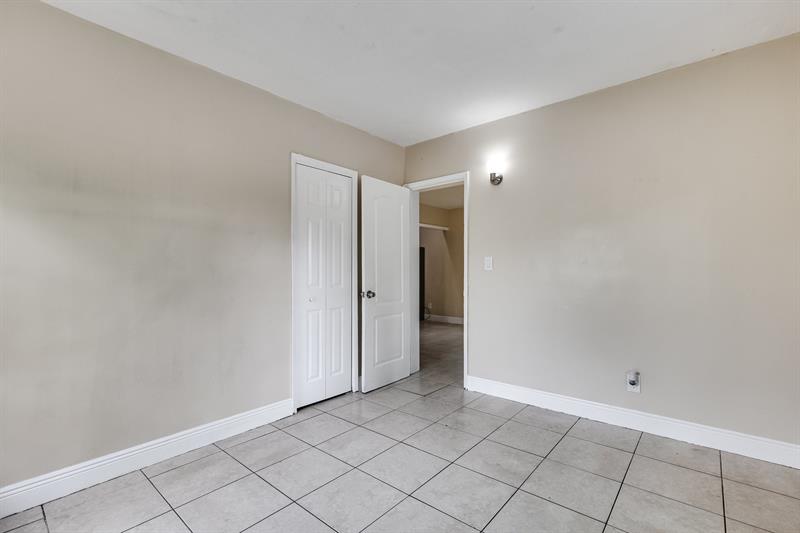Image 12 of 21 For 729 17th Ave