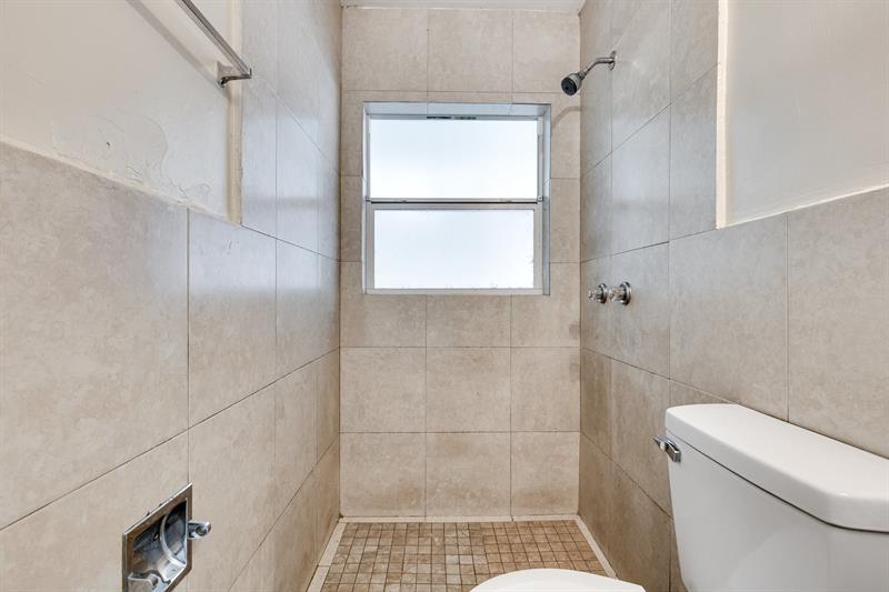 Image 15 of 21 For 729 17th Ave