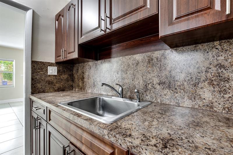 Image 9 of 21 For 729 17th Ave