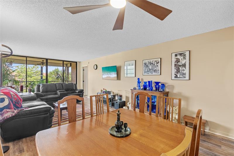 Image 16 of 27 For 5836 Coral Lake Dr  312
