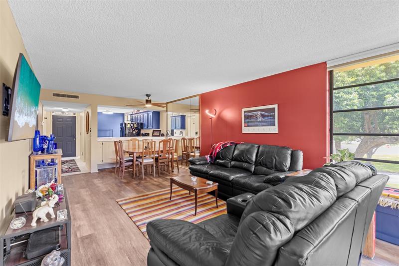 Image 20 of 27 For 5836 Coral Lake Dr  312