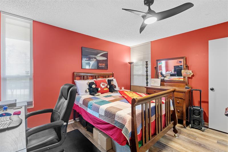 Image 23 of 27 For 5836 Coral Lake Dr  312