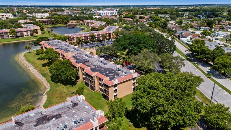 Image 26 of 27 For 5836 Coral Lake Dr  312