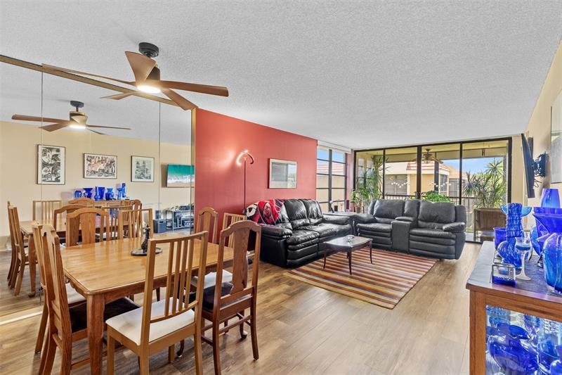 Image 3 of 27 For 5836 Coral Lake Dr  312