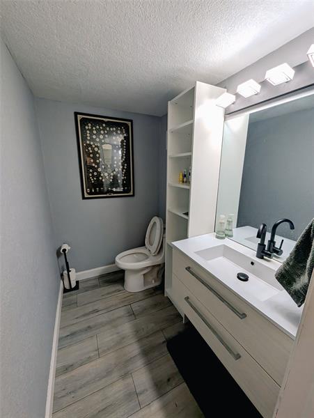 Image 11 of 35 For 6594 Racquet Club Dr  98