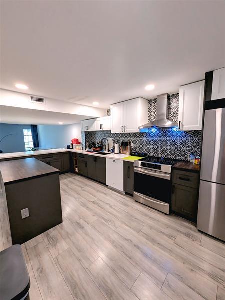 Image 13 of 35 For 6594 Racquet Club Dr  98