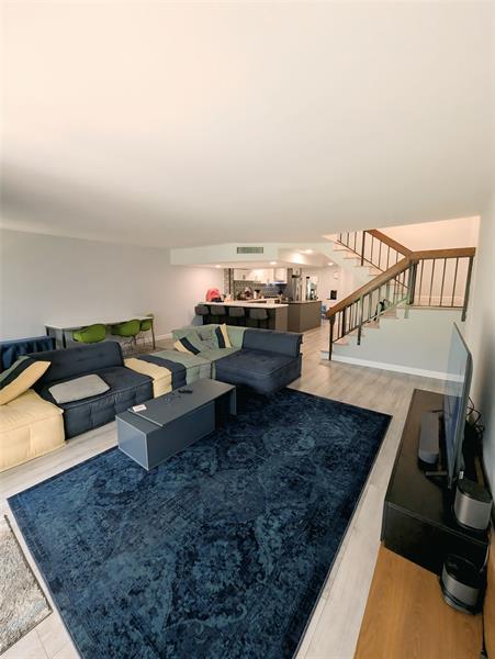 Image 15 of 35 For 6594 Racquet Club Dr  98