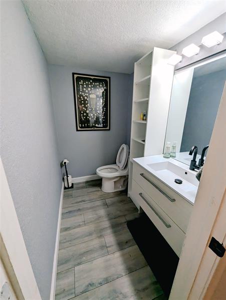 Image 9 of 35 For 6594 Racquet Club Dr  98