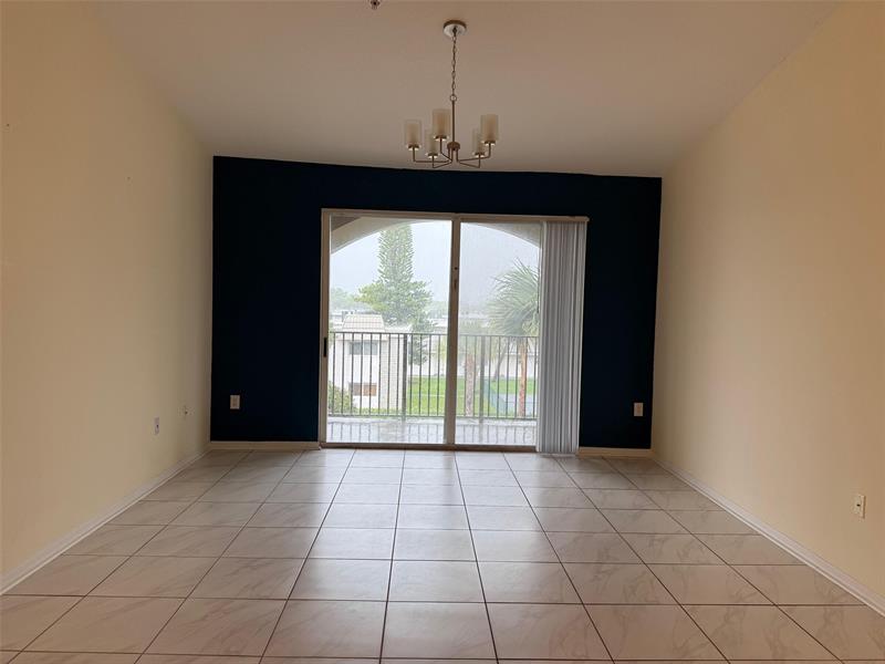 Image 11 of 34 For 6831 44th St  312