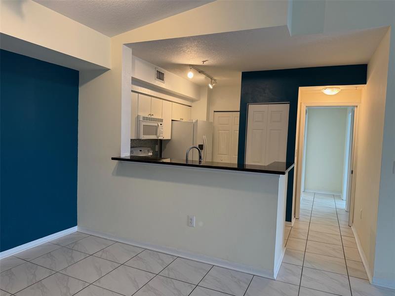 Image 6 of 34 For 6831 44th St  312
