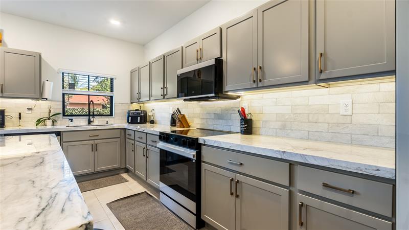 Image 11 of 26 For 884 3rd Terr  884