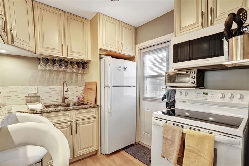Image 4 of 23 For 540 2nd Ave  J7