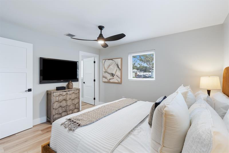 Image 13 of 21 For 9361 Bellewood St