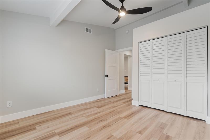 Image 19 of 21 For 9361 Bellewood St