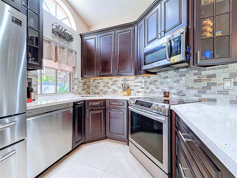 Image 4 of 31 For 1420 Seagrape Cir