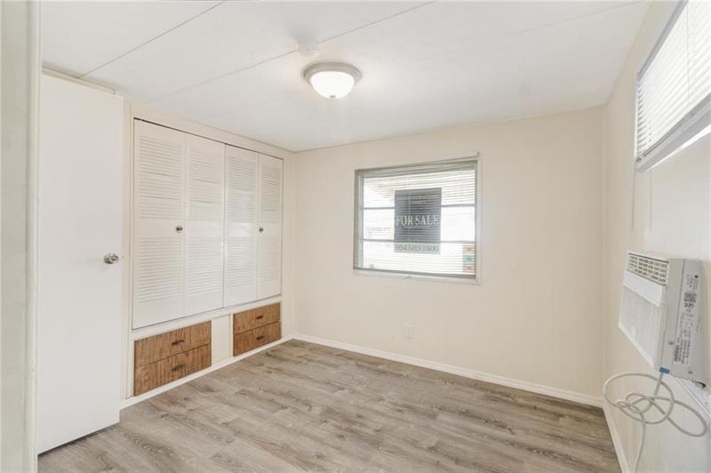 Image 11 of 22 For 4166 2nd Court