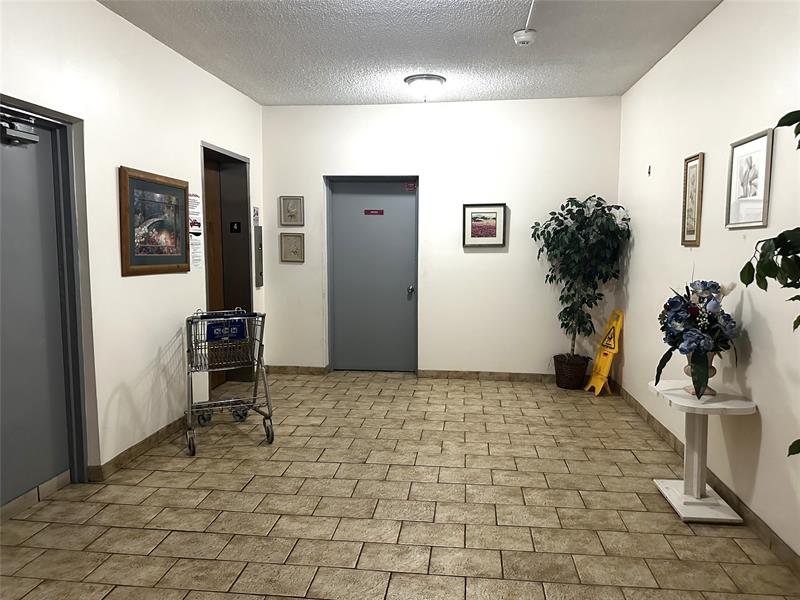 Image 3 of 11 For 2061 47th Ter  414