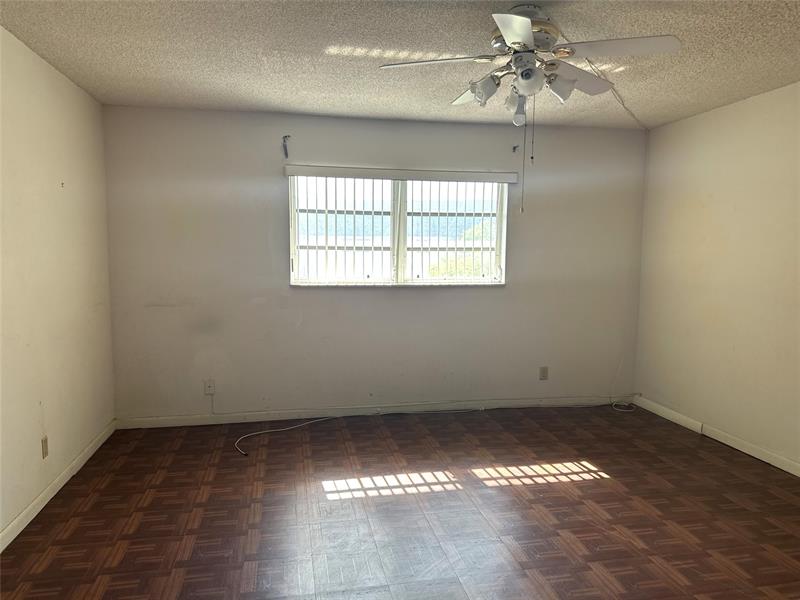 Image 8 of 11 For 2061 47th Ter  414