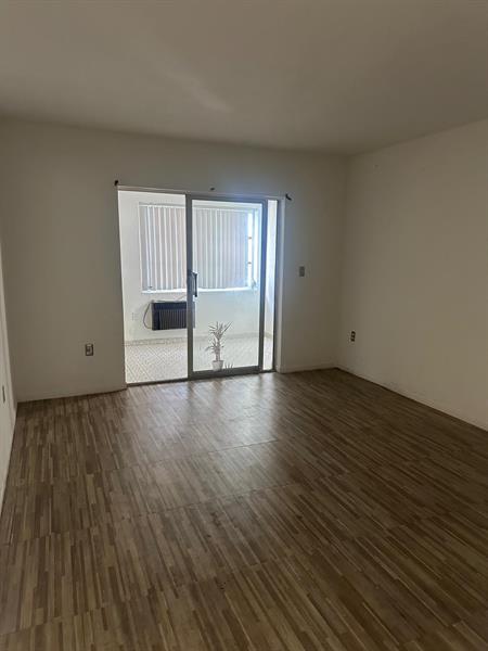 Image 3 of 7 For 251 187th St  803