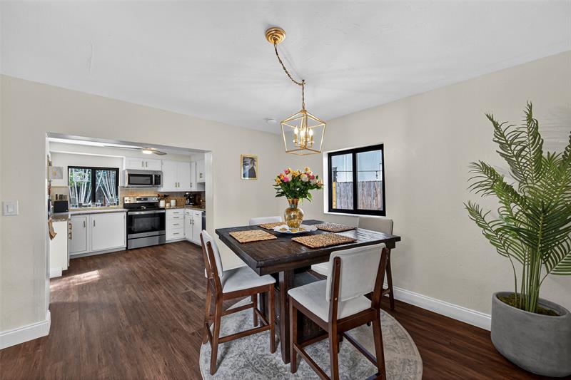 Image 10 of 44 For 519 9th St  