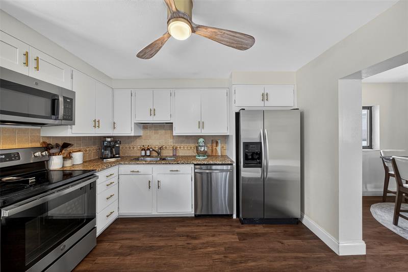 Image 30 of 44 For 519 9th St  
