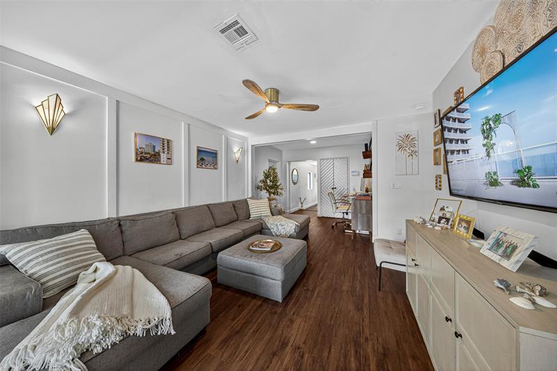 Image 37 of 44 For 519 9th St  