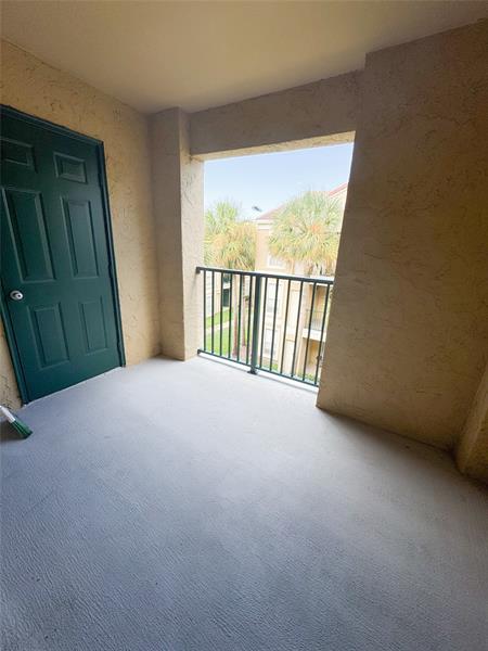 Image 10 of 12 For 977 Riverside Dr  232