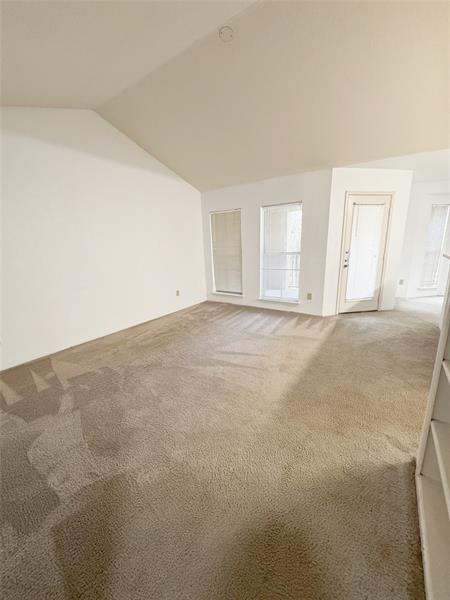 Image 4 of 12 For 977 Riverside Dr  232