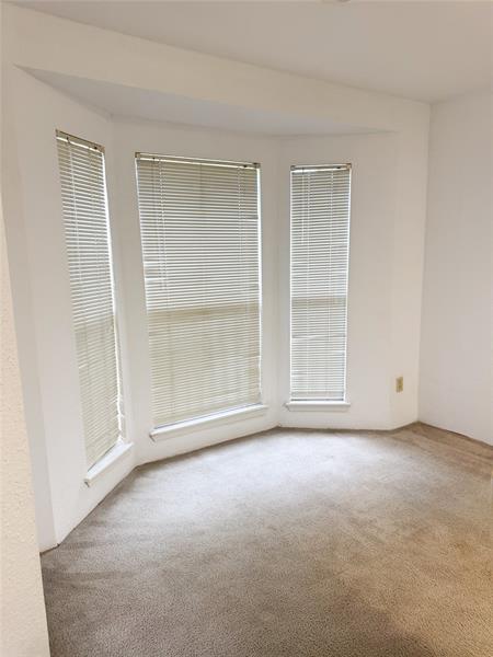 Image 5 of 12 For 977 Riverside Dr  232