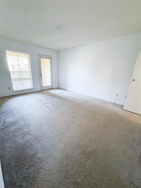 Image 9 of 12 For 977 Riverside Dr  232