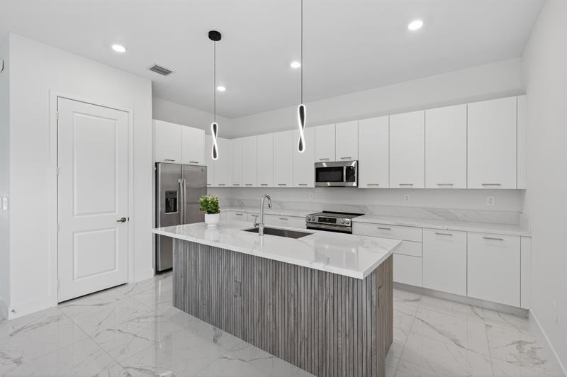 Image 11 of 62 For 4421 123rd Ln