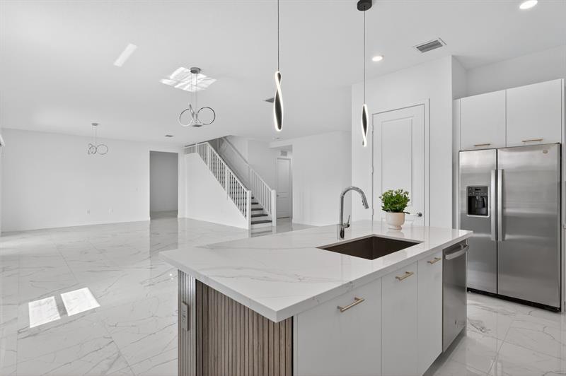 Image 14 of 62 For 4421 123rd Ln
