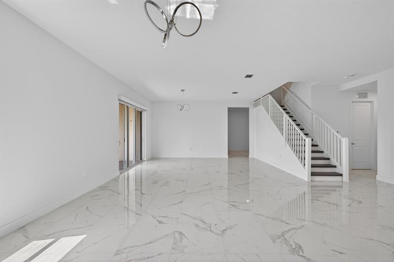 Image 17 of 62 For 4421 123rd Ln