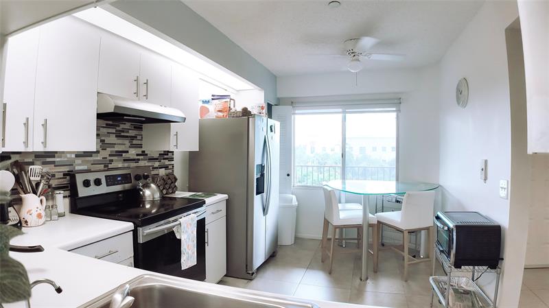 Image 11 of 21 For 12551 16th Ct  402 C