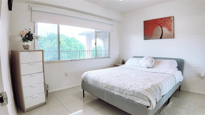 Image 18 of 21 For 12551 16th Ct  402 C